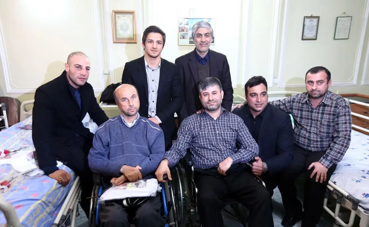 هاشمی به همراه تعدادی از ورزشکاران المپیکی از آسایشگاه جانبازان امام خمینی بازدید کردند