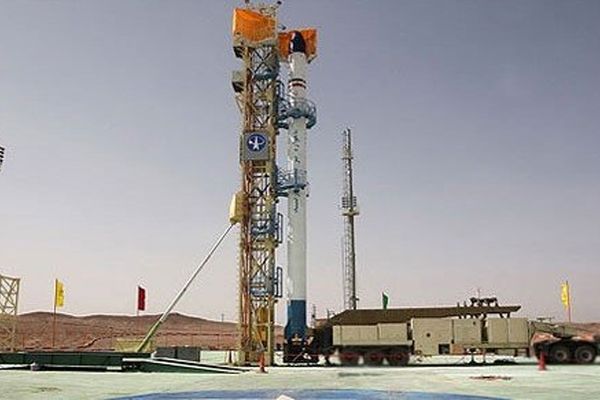 شمخانی: ماهواره ایرانی فجر، پیام ما می توانیم را در مدار زمین قرار داد