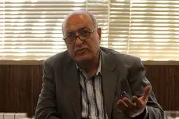 آموزگار: فهرست تعیین مصادیق برای معافیت مالیاتی کتابفروشان هنوز تایید نشده است