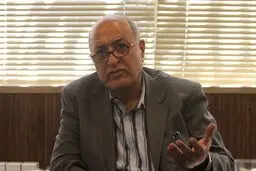 آموزگار: فهرست تعیین مصادیق برای معافیت مالیاتی کتابفروشان هنوز تایید نشده است