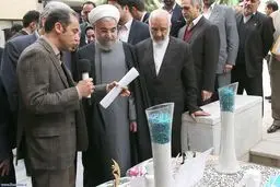رئیس‌جمهور از شهرک علمی و تحقیقاتی اصفهان بازدید کرد