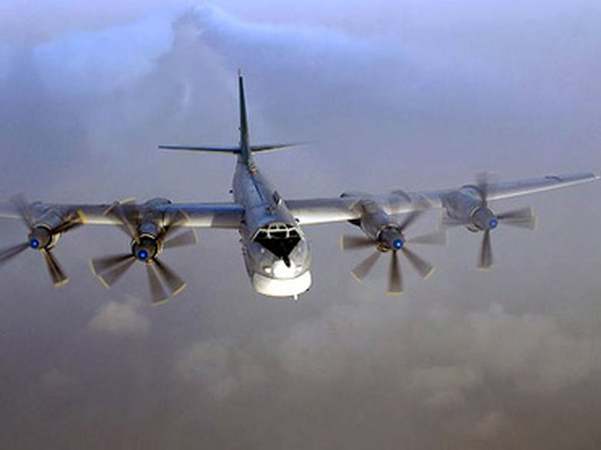 انگلیس از پرواز جنگنده‌های خود برای دور کردن بمب‌افکن‌‌های روسی از حریم هوایی این کشور خبر داد