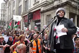 خبرنگار انگلیسی: برای مشاهده نتایج نامه رهبر ایران بر روی جوانان اروپا و آمریکا نیاز به زمان داریم