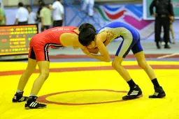 قهرمان کشتی نوجوانان جام یادگار امام(ره): یکسال تمرین کردم و انتظار مدال طلا را داشتم