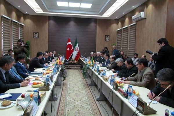 بیکدلی: مذاکرات ایران و ترکیه درباره توسعه راه رازی-خوی-ایواوغلو برگزار شد