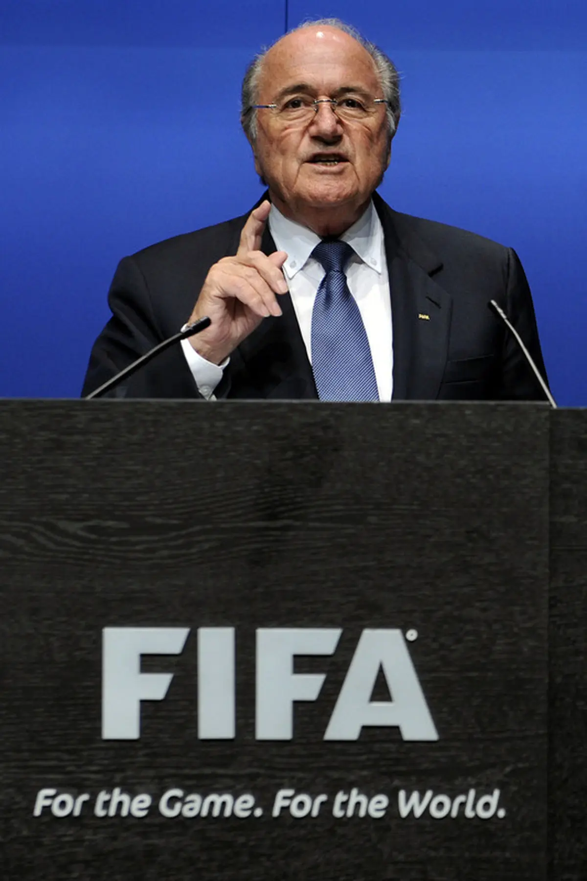 سپ بلاتر استفاده از بازیکنان ملیت‌های دیگر در هندبال را مورد انتقاد قرار داد