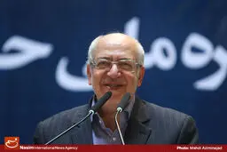 نعمت‌زاده: استراتژی مناسبی در صنعت دارو نداریم