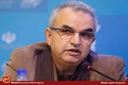 ابوالحسن داودی: خدا را شکر امسال در کاخ جشنواره بی‌احترامی نمی‌بینم