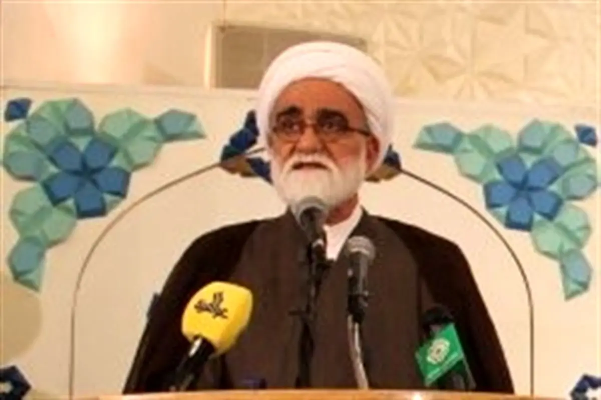 حجت‌الاسلام معزی: فتوای رهبر انقلاب مبنی بر حرمت استفاده از سلاح هسته‌ای جهان را متحیر کرد