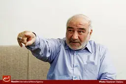 منصوری: سفیر آمریکا پیشنهاد کشتن یک میلیون نفر را برای بقای شاه به او داد