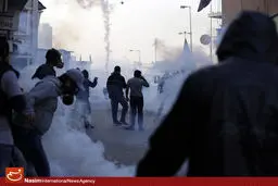 نیروهای امنیتی بحرین تظاهرات مسالمت‌آمیز مردم را با خشونت سرکوب کردند