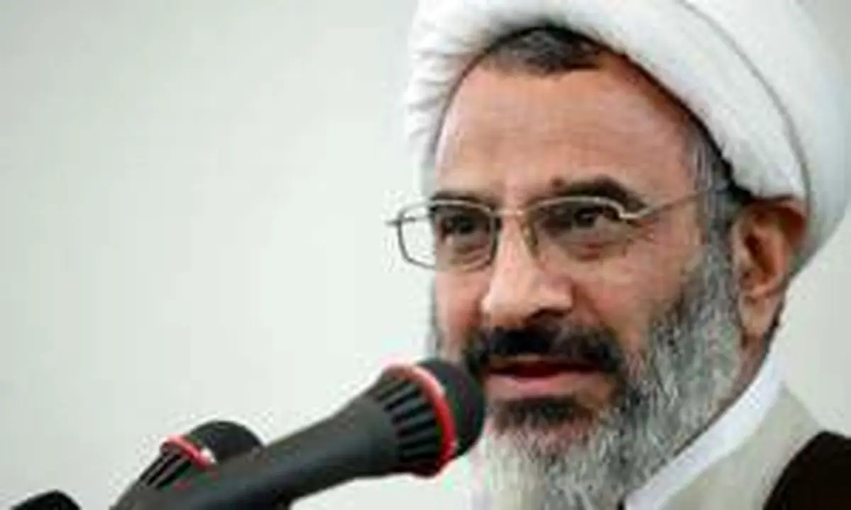 حاج صادقی: برخی به فکر معامله با دشمن هستند