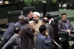 طیب‌نیا: علت سقوط بورس به رئیس‌جمهور و وزیر خارجه برمی‌گردد، نه من + فیلم