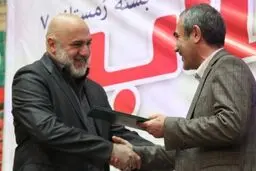 فرهاد قائمیان کلید طلایی اردبیل را دریافت کرد
