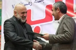فرهاد قائمیان کلید طلایی اردبیل را دریافت کرد
