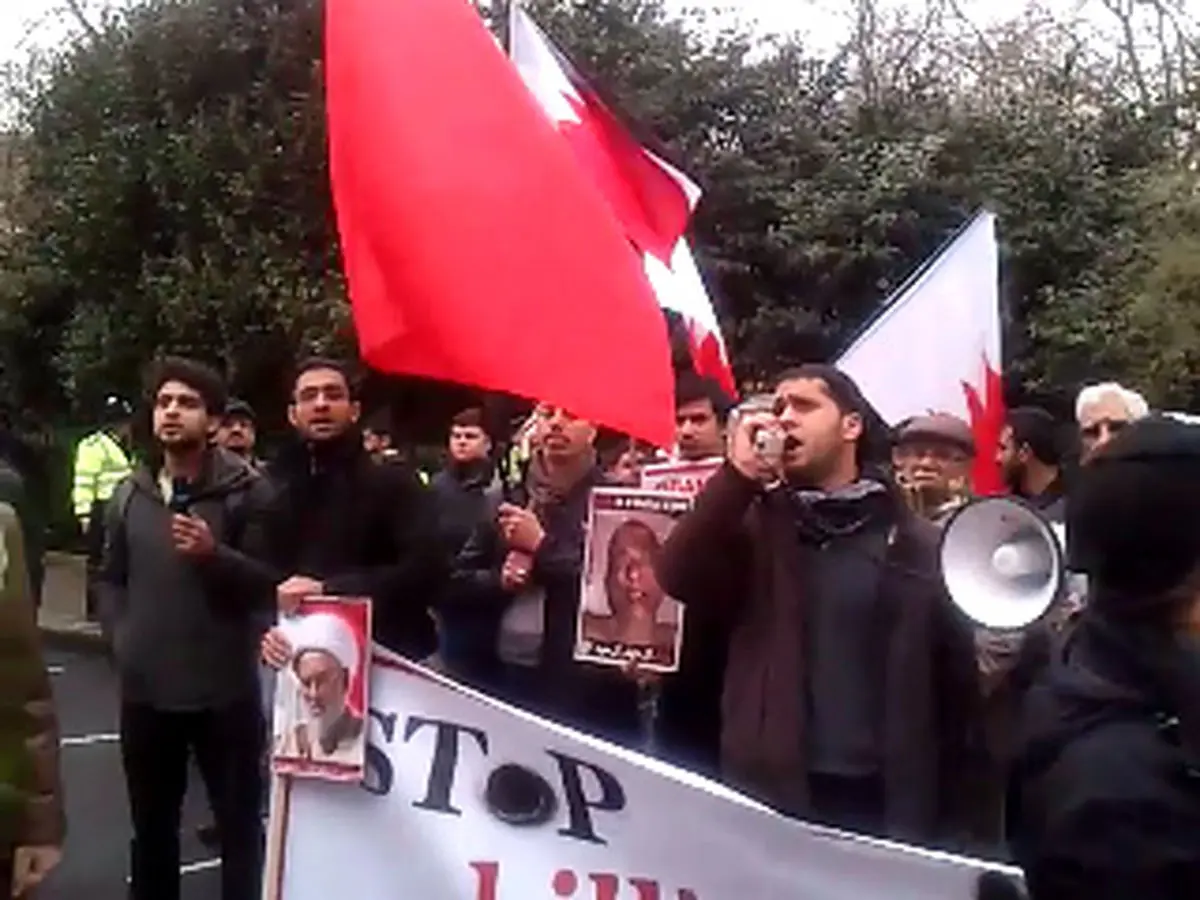 بحرینی‌ها در برابر سفارت عربستان در لندن تجمع کردند