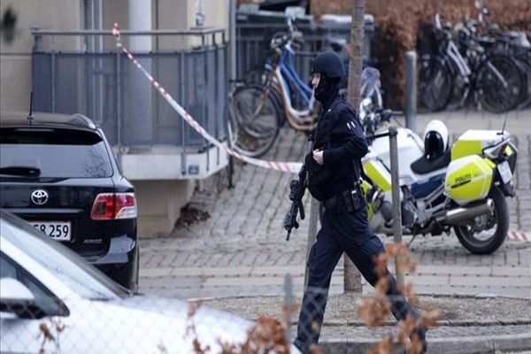 پلیس دانمارک دو مظنون به همکاری با عامل حمله روز شنبه به کپنهاگ را بازداشت کرد
