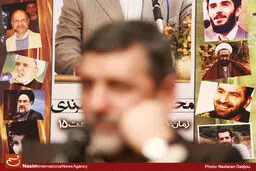 گزارش تصویری:: نشست 'رویش‌ها و ریزش‌های انقلاب اسلامی'