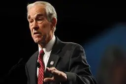 ران پل: آمریکا با سیاست‌های جنگ‌طلبانه اوباما ورشکسته می‌شود