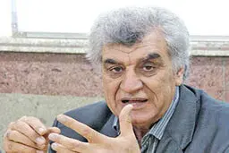 قلی خسروی:‌ صنعتی‌سازی در کشور زیر ۵ درصد است