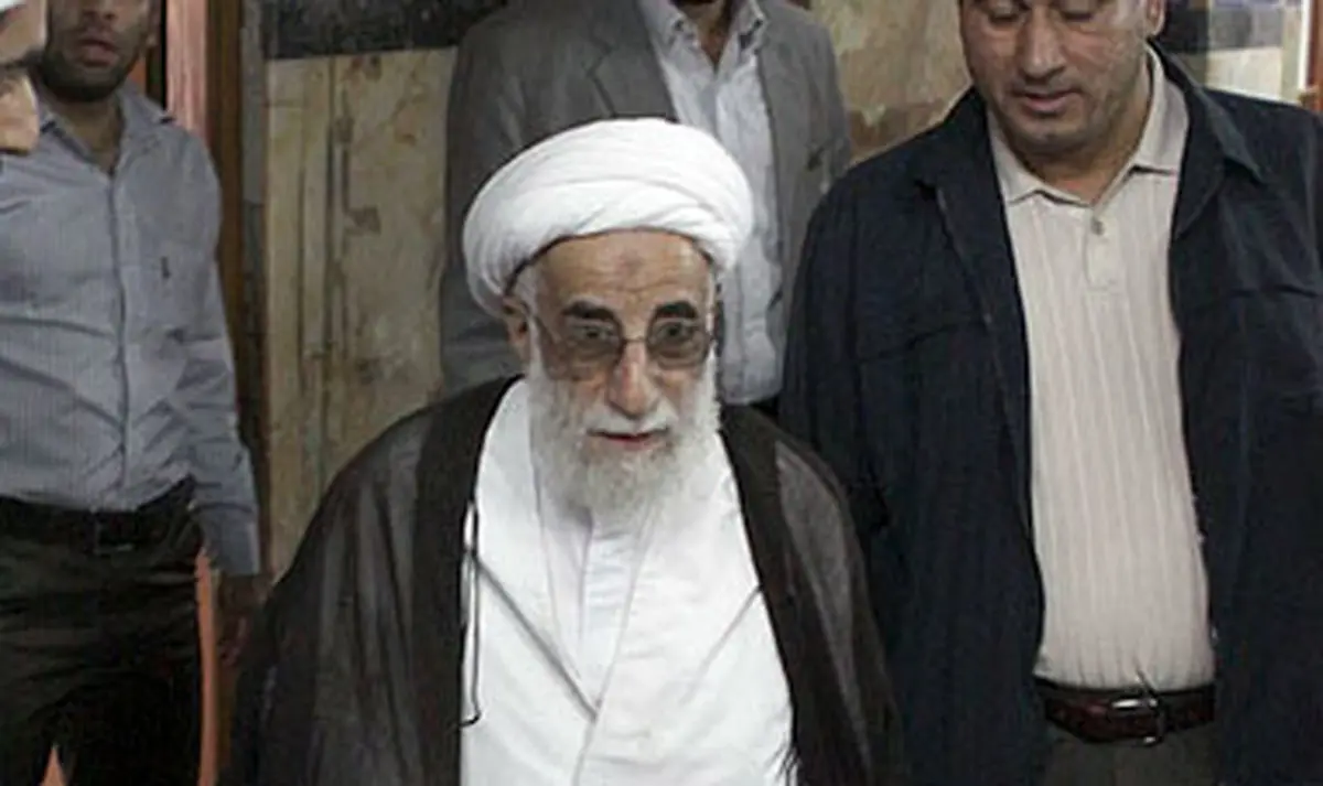 "ضربه متقابل ملت"- آیت‌الله جنتی در راهپیمایی ۲۲ بهمن حضور یافت