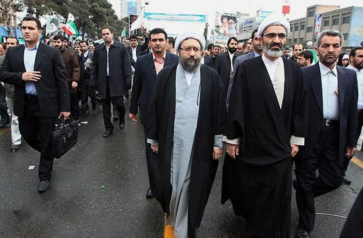 "ضربه متقابل ملت"-آیت‌الله آملی لاریجانی در راهپیمایی ۲۲ بهمن حضور یافت