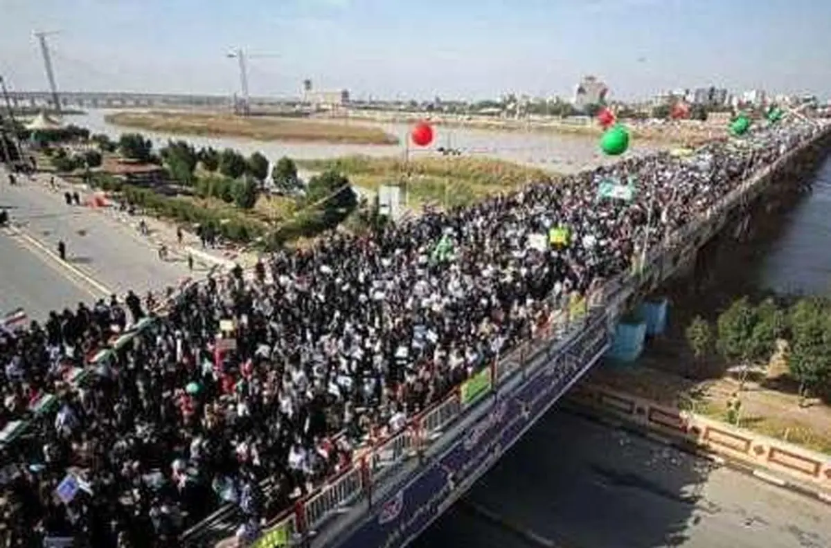 "ضربه متقابل ملت"- جشن پیروزی انقلاب در اهواز با وجود آلودگی ریزگردها آغاز شد