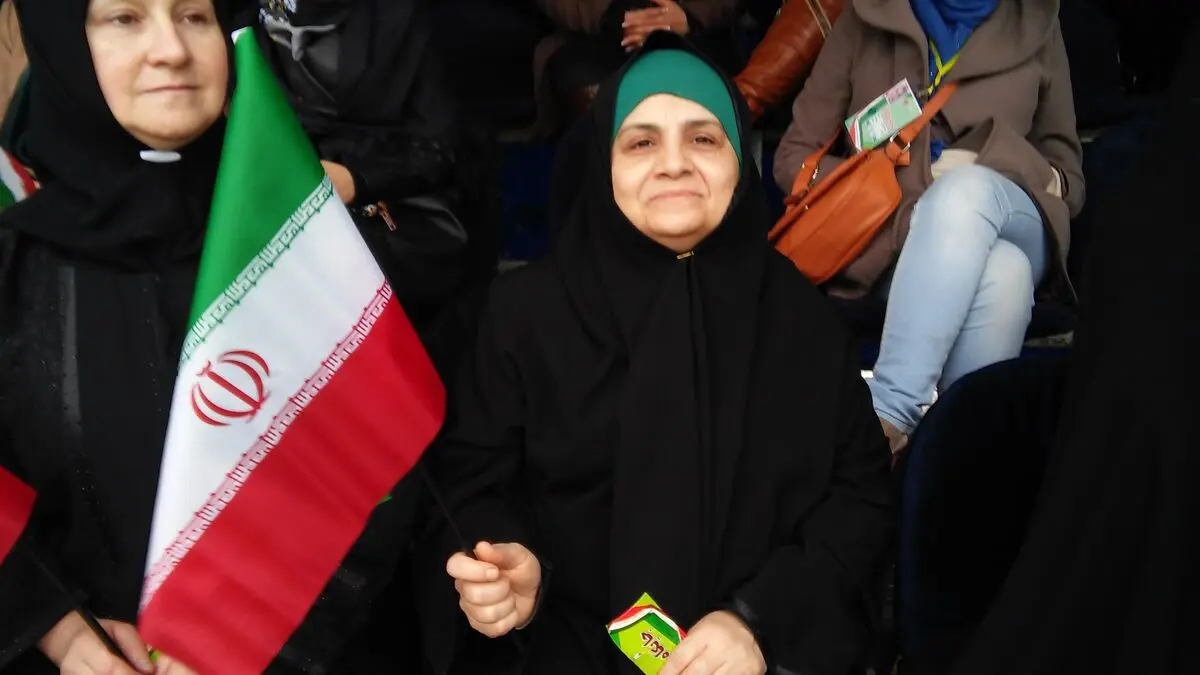 خبرنگار آذربایجانی: انقلاب ایران موجب افتخار جهان است