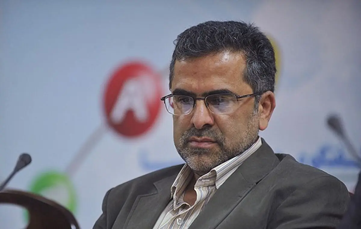 شمقدری: انتخاب "رخ دیوانه" بعنوان فیلم برگزیده یک عقبگرد و تخریب است