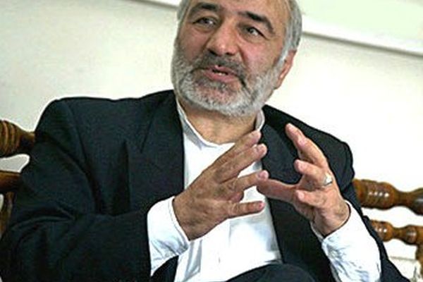 جواد منصوری: بازرگان‌هایی که به انقلاب ضربه می‌زنند تمام شدنی نیستند