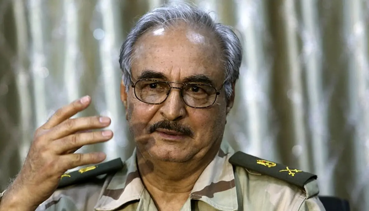 "خلیفه حفتر": قطر و ترکیه از شبه‌نظامیان در لیبی حمایت می‌کنند