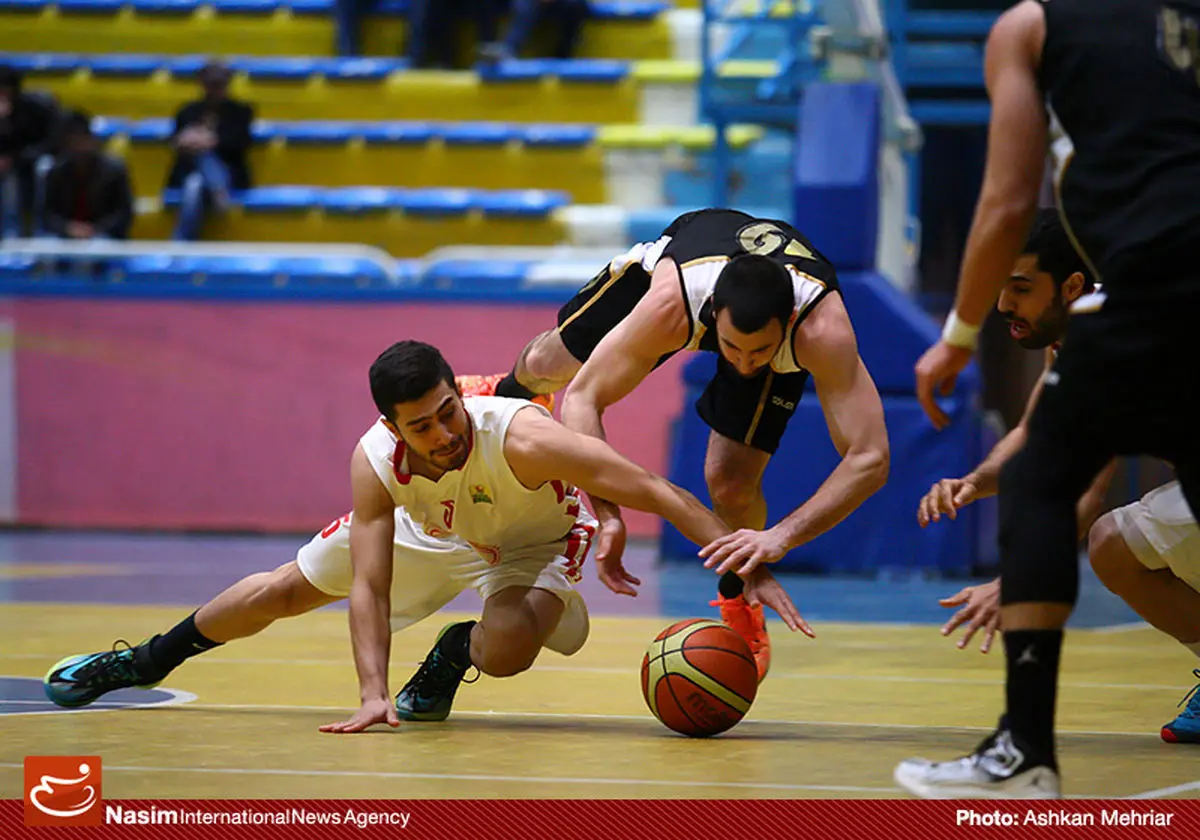 گزارش تصویری:: دیدار تیم‌های بسکتبال هفت الماس قزوین و صنایع پتروشیمی ماهشهر