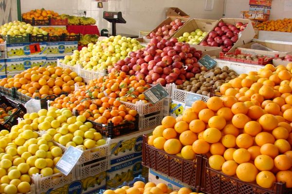 گزارش بانک مرکزی حکایت از افزایش ۵۰ درصدی قیمت میوه دارد