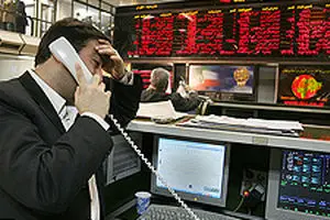 شاخص بورس به ارتفاع ۶۳ هزار واحد سقوط کرد