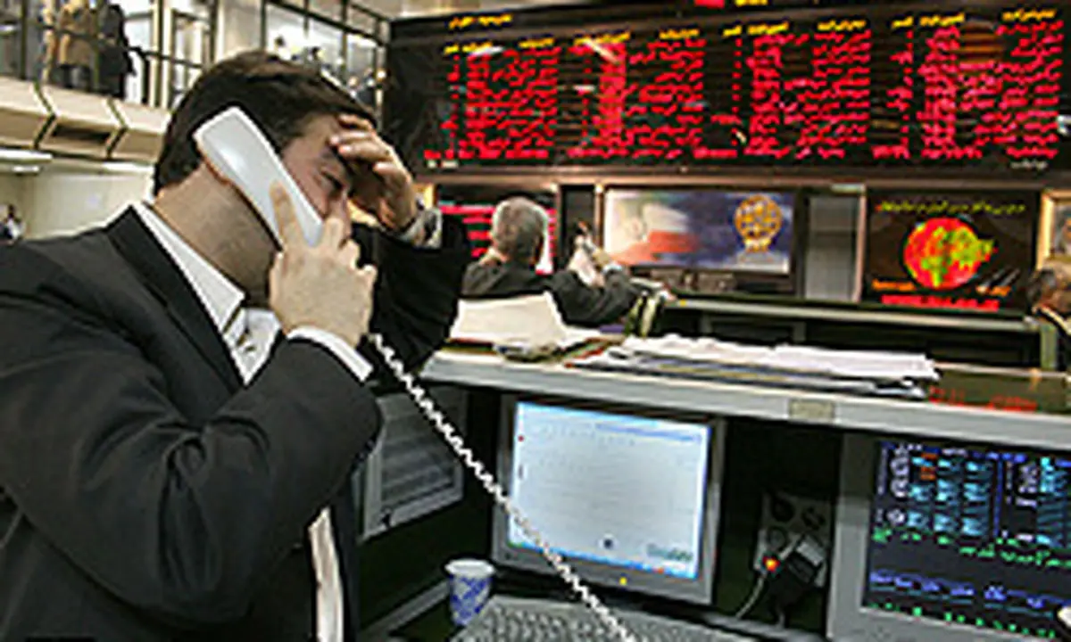 شاخص بورس به ارتفاع ۶۳ هزار واحد سقوط کرد