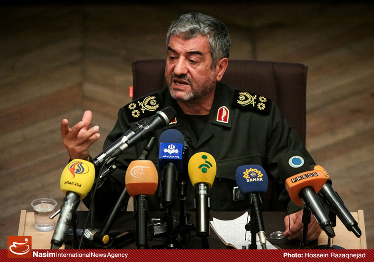 فرمانده کل سپاه: پیام رزمایش به دشمنان، نزدیک نشدن به حریم ایران است‬