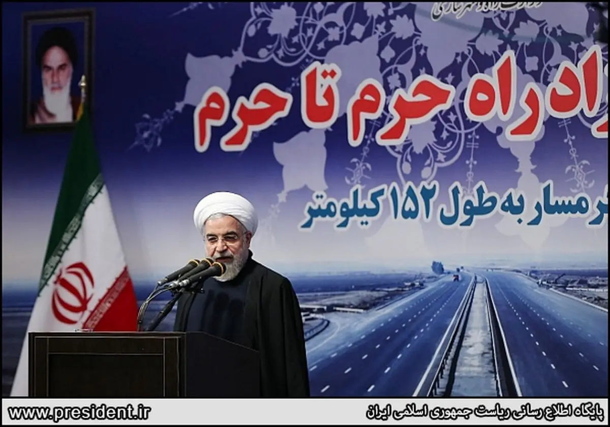 روحانی از "تلاش‌های عظیم و افتخارآفرین" قرارگاه خاتم‌الانبیاء قدردانی کرد