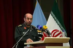 وزیر دفاع: تبعیض‌های اجتماعی در دفاع مقدس محو شد