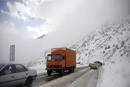 محورهای مواصلاتی در چهار استان کشور با بارش برف همراه است