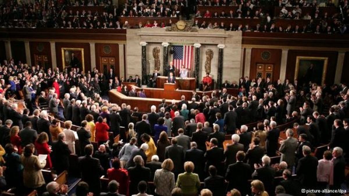 سناتورهای آمریکایی لایحه "بازبینی‌ توافق هسته‌ای با ایران" را در کنگره ارائه کردند
