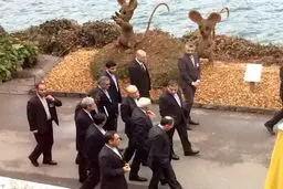 ظریف: موضوع تحریم ها از مباحث جدی گفتگوهاست