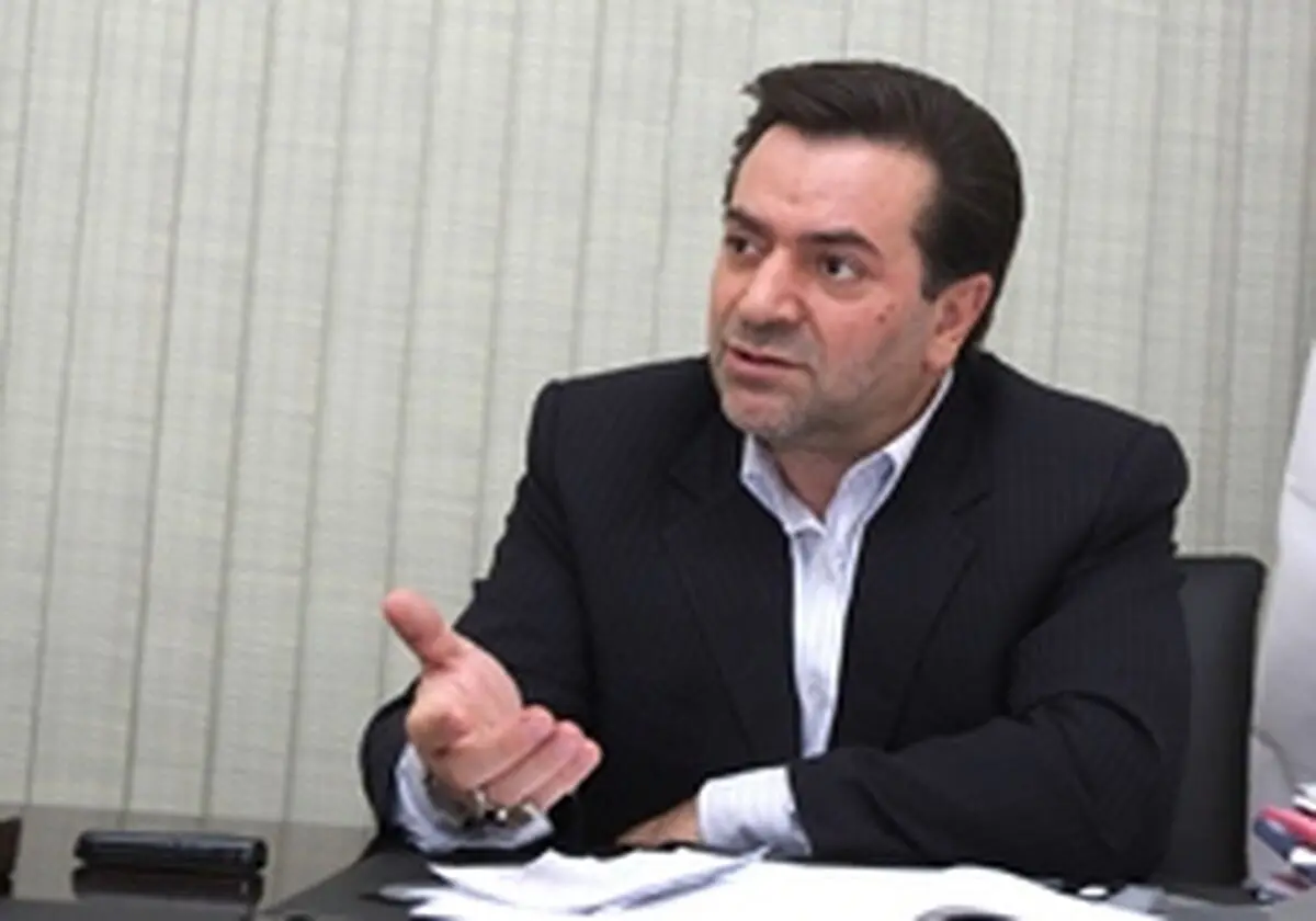 ارسلان‌فتحی‌پور: آقای سیف، کشور هنوز در رکود به سر می‌برد