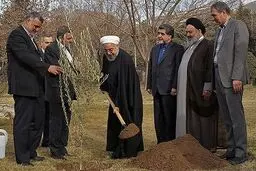 رئیس‌جمهور یک اصله نهال غرس کرد
