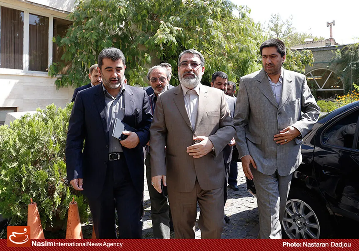 وزیر کشور از مرکز نگهداری و درمان معتادان "اخوان" بازدید کرد