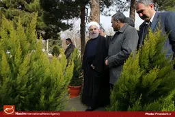 عکس خبری:: کاشت نهال توسط رئیس‌جمهور