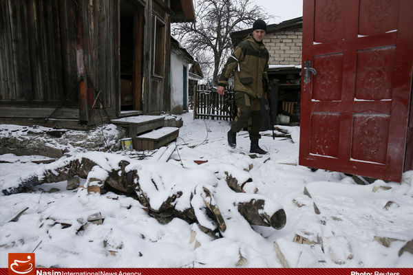 شورشیان اوکراین سلاح‌های سنگین خود را از منطقه نبرد عقب کشیده‌اند