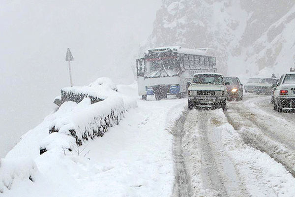 برف و سرما، ادارات و مدارس زاهدان را تعطیل کرد