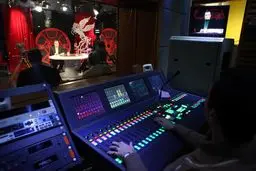 علی نصیریان به برنامه 