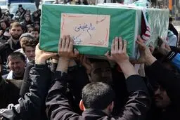 پیکر شهید مدافع حرم در گلزار شهدا تشییع و تدفین شد