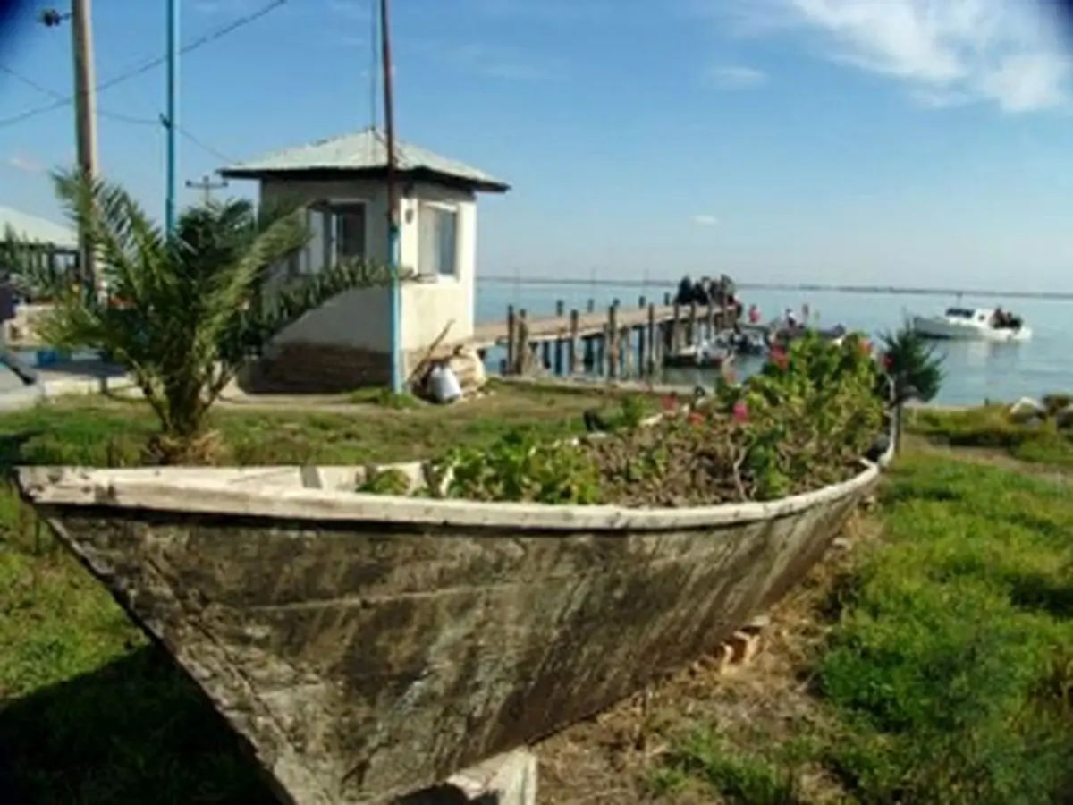 مضرات گردشگری انبوه در تنها جزیره ایرانی  خزر